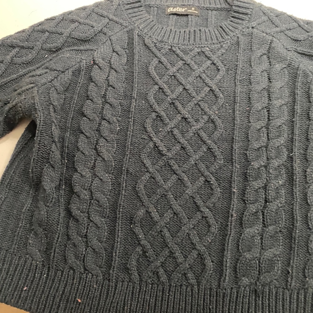 Navy Blue like new cable knit swea